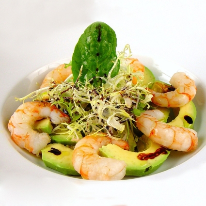 Gambas con aguacate y vinagreta de módena