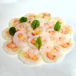 Carpaccio de merluza y gambas