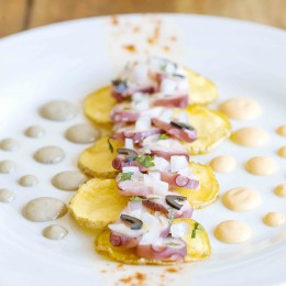 Pulpo con patatas confitadas y Caviar